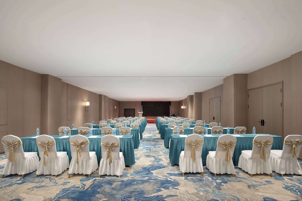 Days Hotel by Wyndham Xishuangbanna Jinghong 23/25