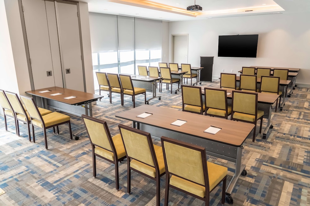 Hyatt Place Gainesville Downtown 33/50