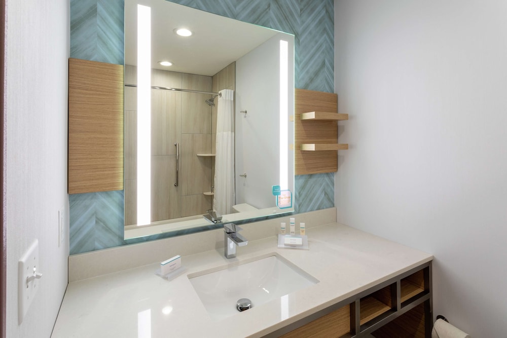 Hilton Garden Inn St. Cloud, MN 7/34