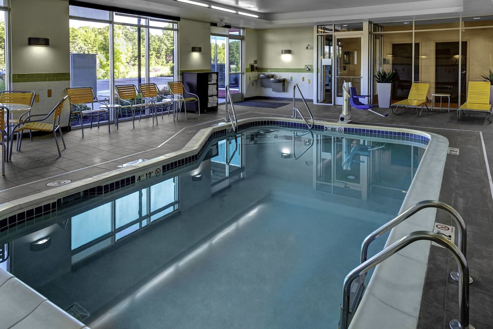 Fairfield Inn Suites Lansing At Eastwood in LANSING - MI