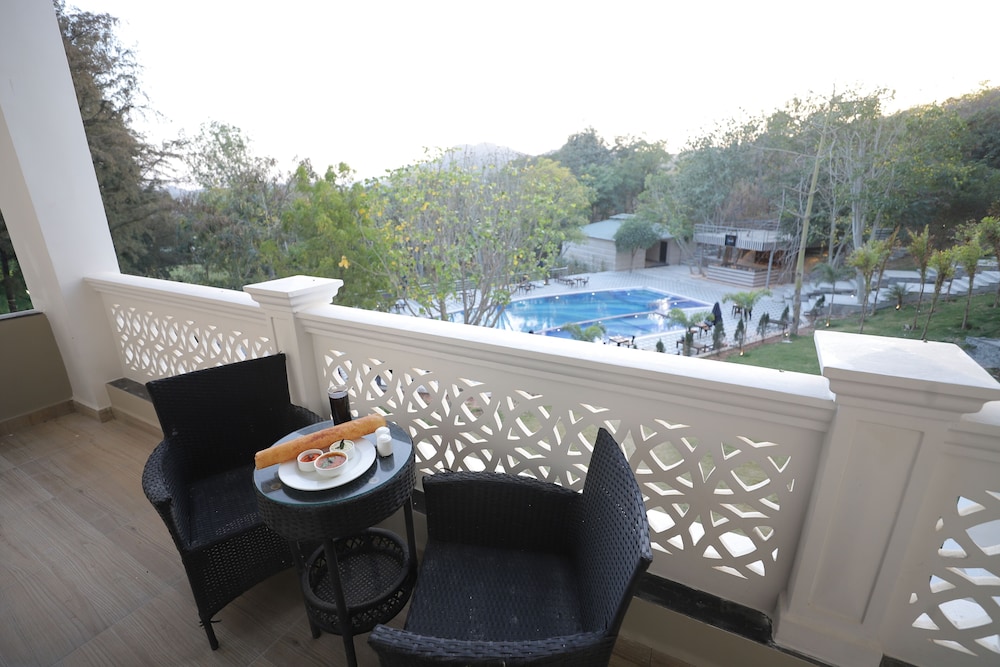 Essentia Luxury Resort & Spa Udaipur 31/61