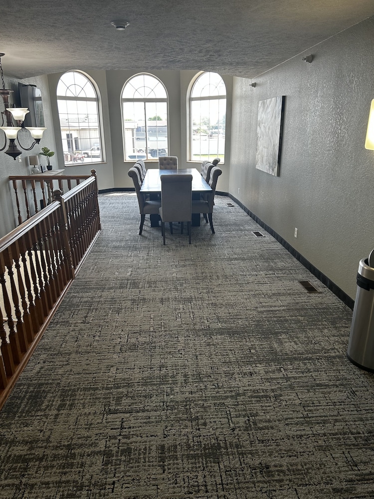 Victorian Inn 47/55