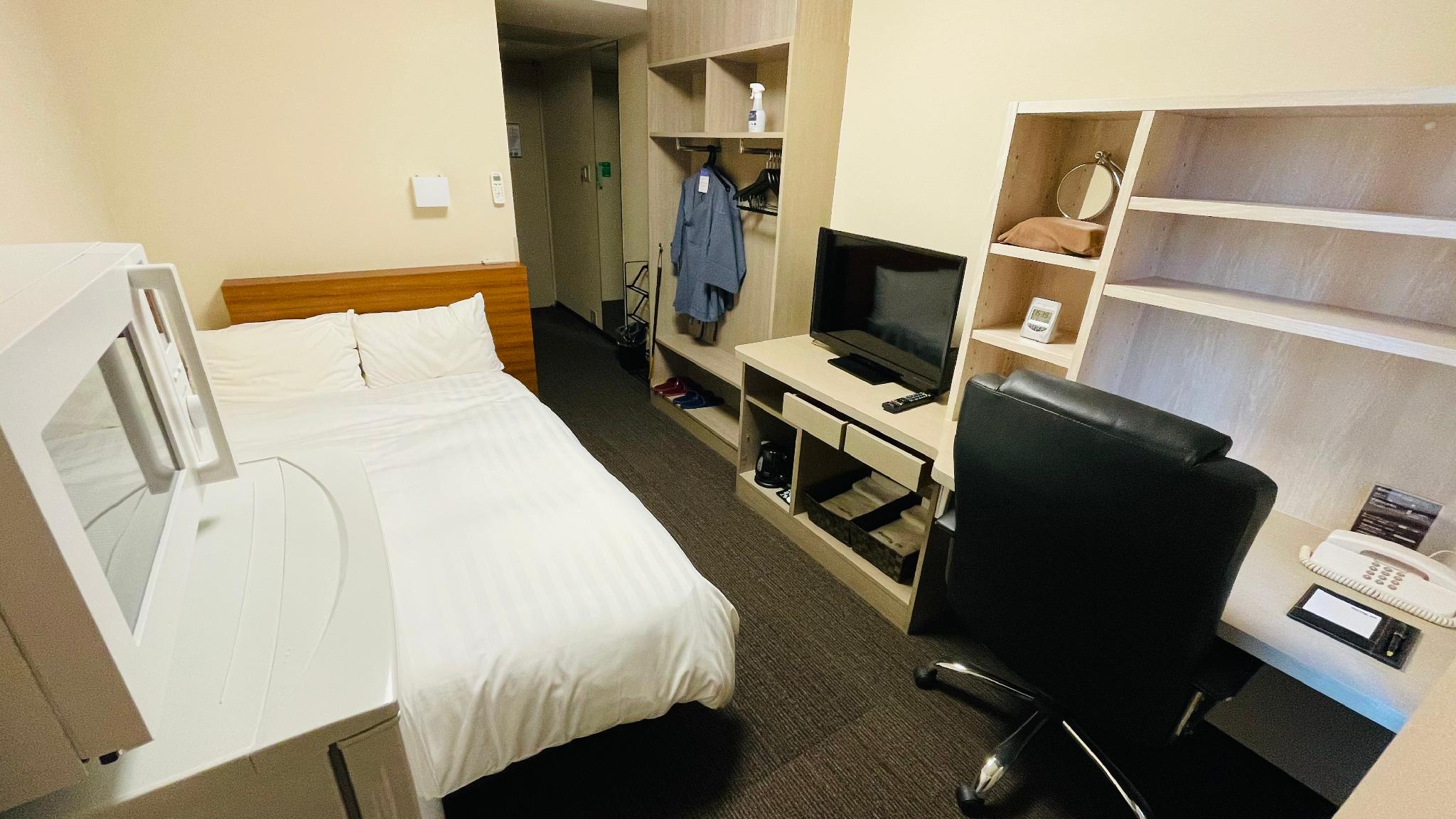 Semi Room, Residential, Semi Double Bed, Station Side, Smoking