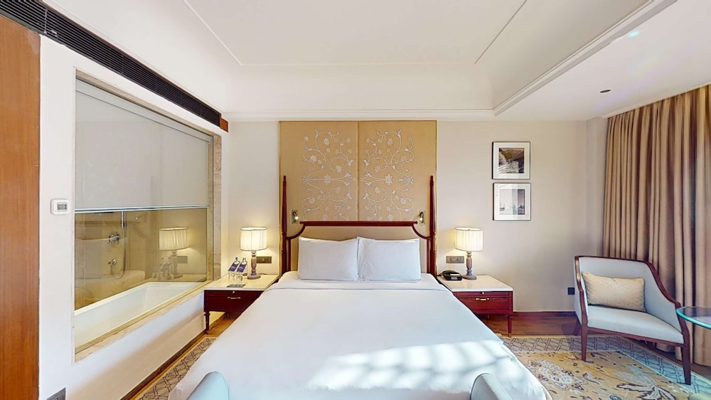 Collection, King Bed