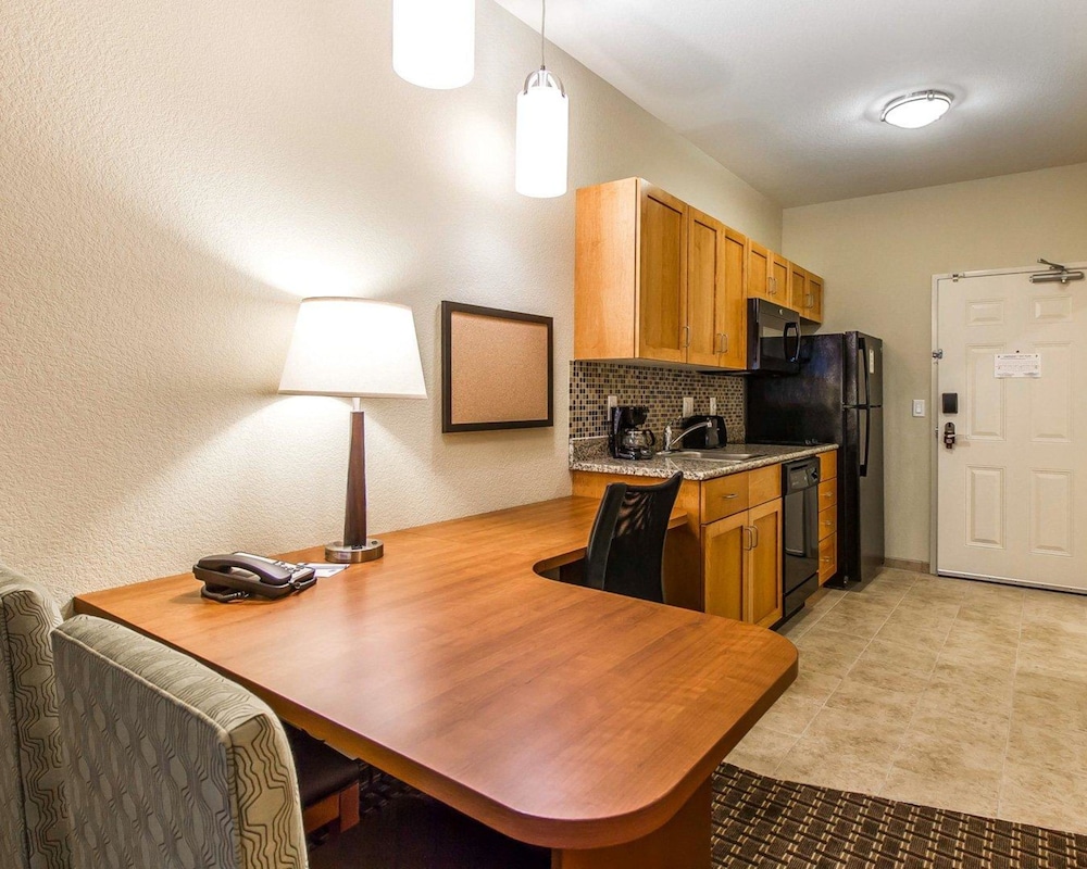 MainStay Suites Stanley 42/46