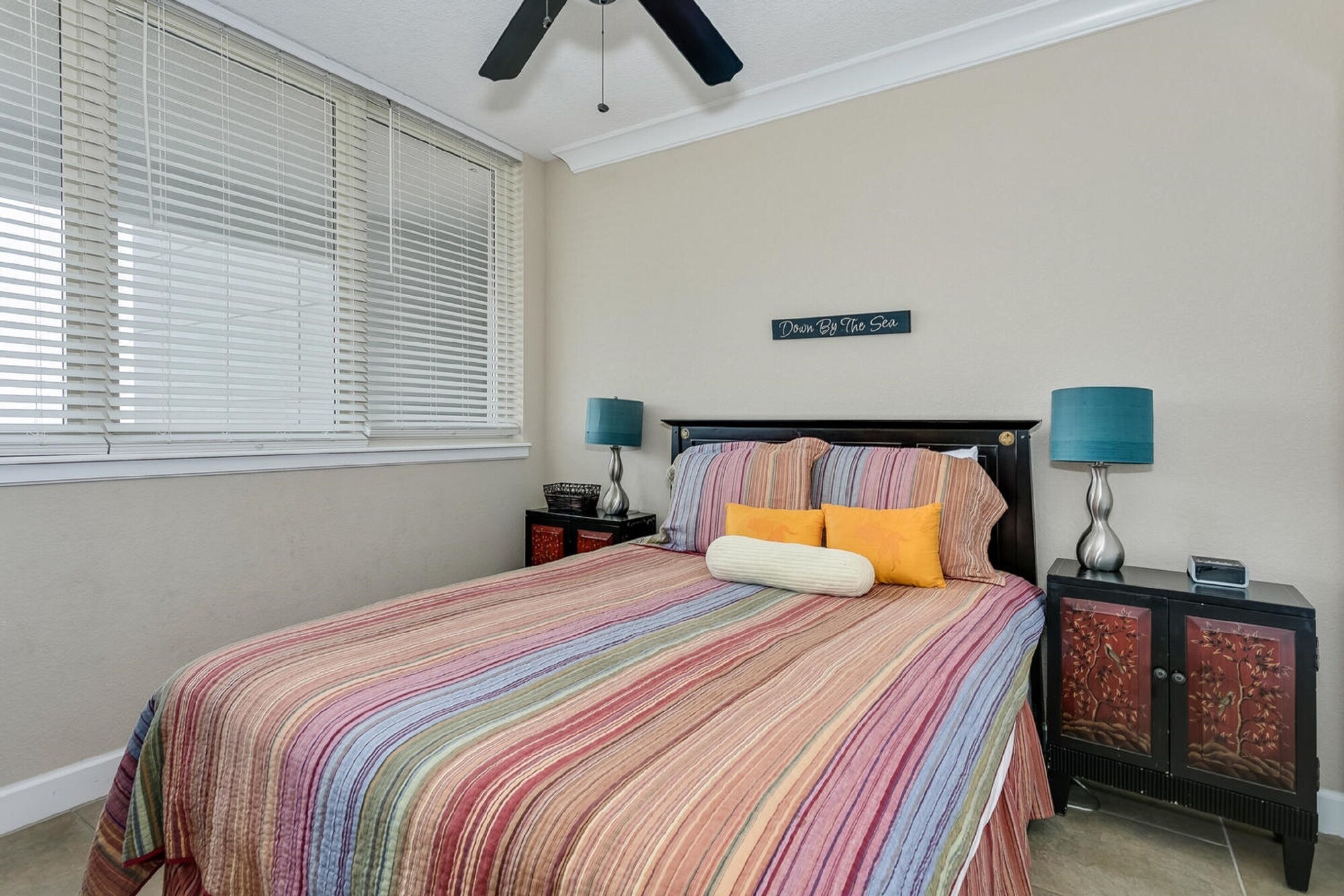 3 Bedrooms, Condo, 1 King and 2 Queen Beds, Gulf Front, Sofa