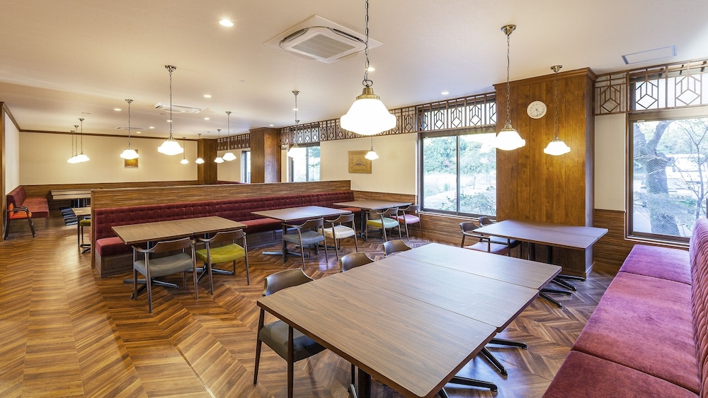 restaurant cafeteria