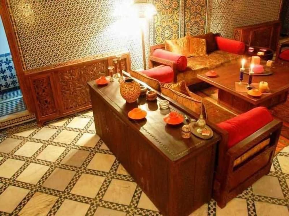 Riad Au 20 Jasmins 37/49