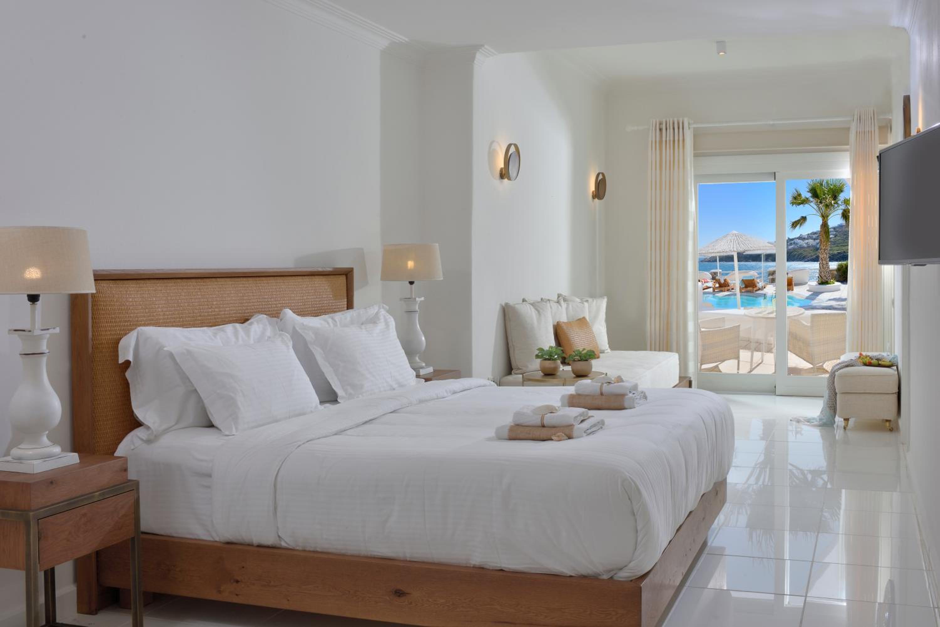 Sunshine, Junior Suite, Sea View, Outdoor Jetted Tub، Nissaki Boutique 4/10