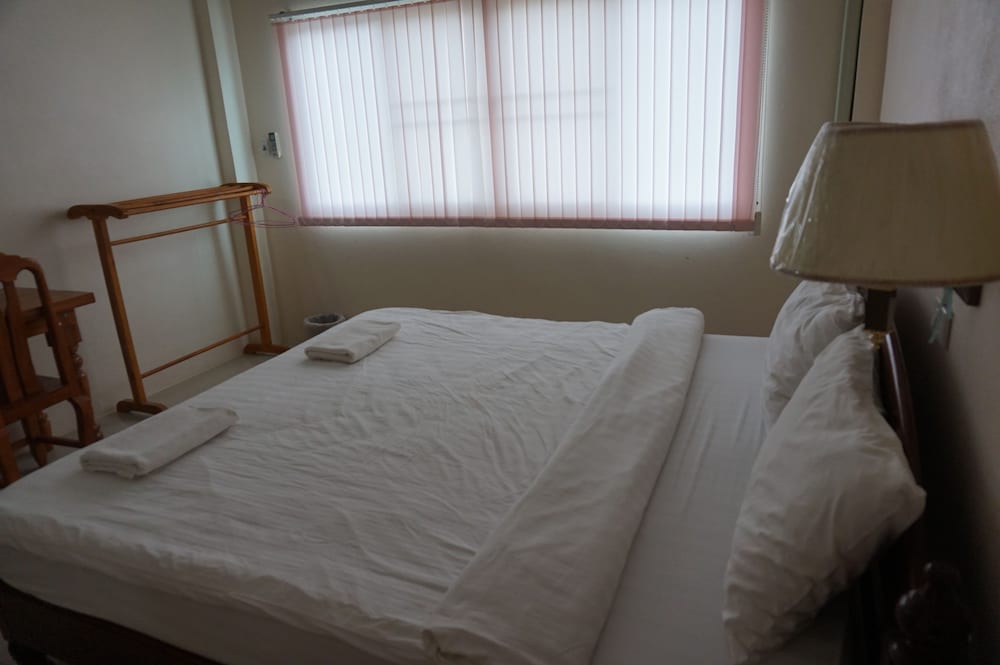 Pornnarumirt Hotel 12/16
