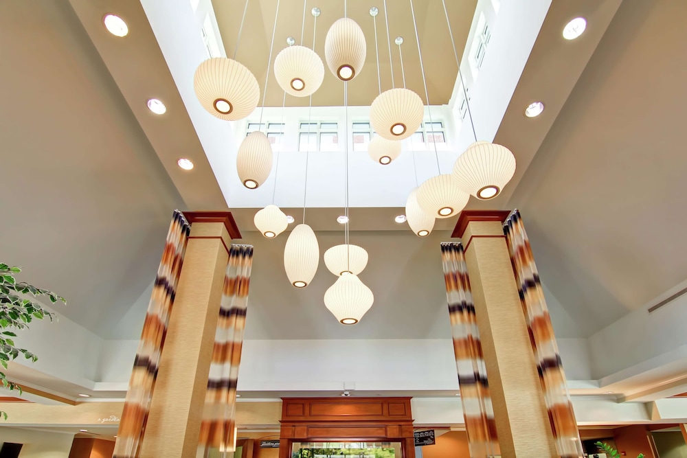 Hilton Garden Inn Ottawa Airport 70/86