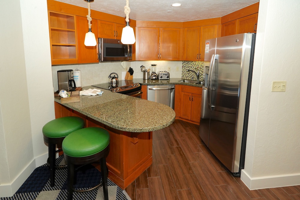 Heavenly Village Condos 50/67