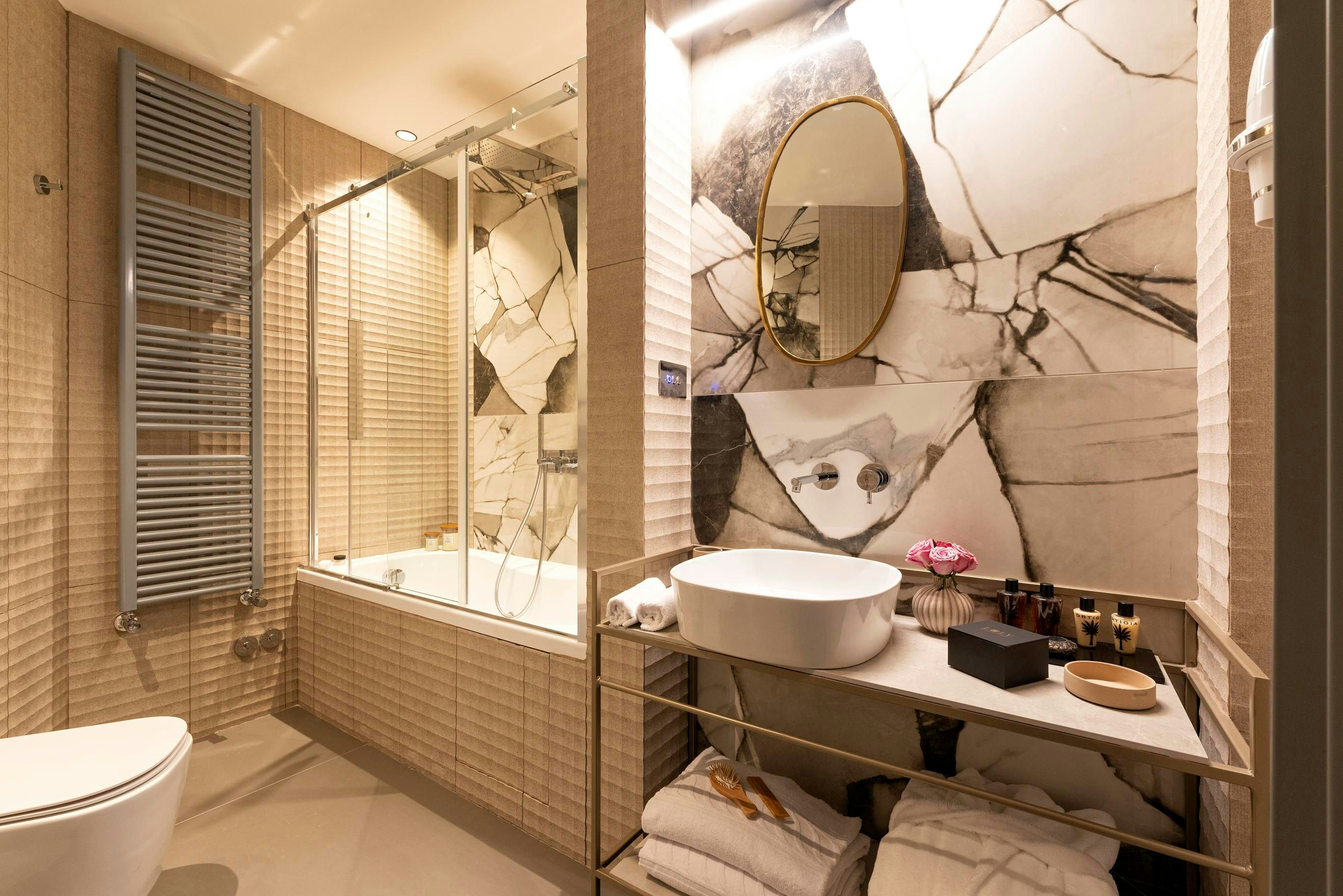 Loly Boutique Hotel 23/27