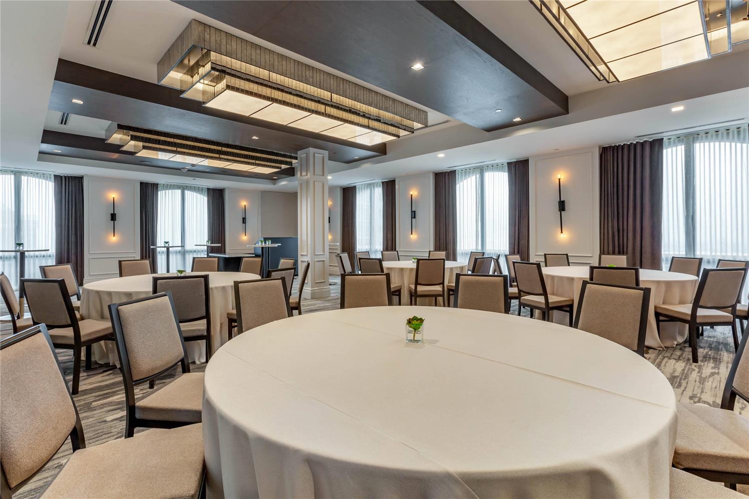 Cambria Hotel Houston Downtown Convention Center 19/25