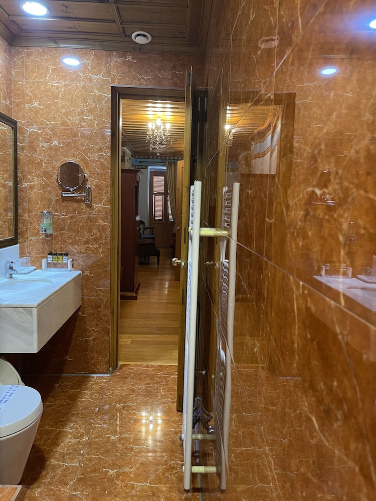 Kyveli Suites 30/50
