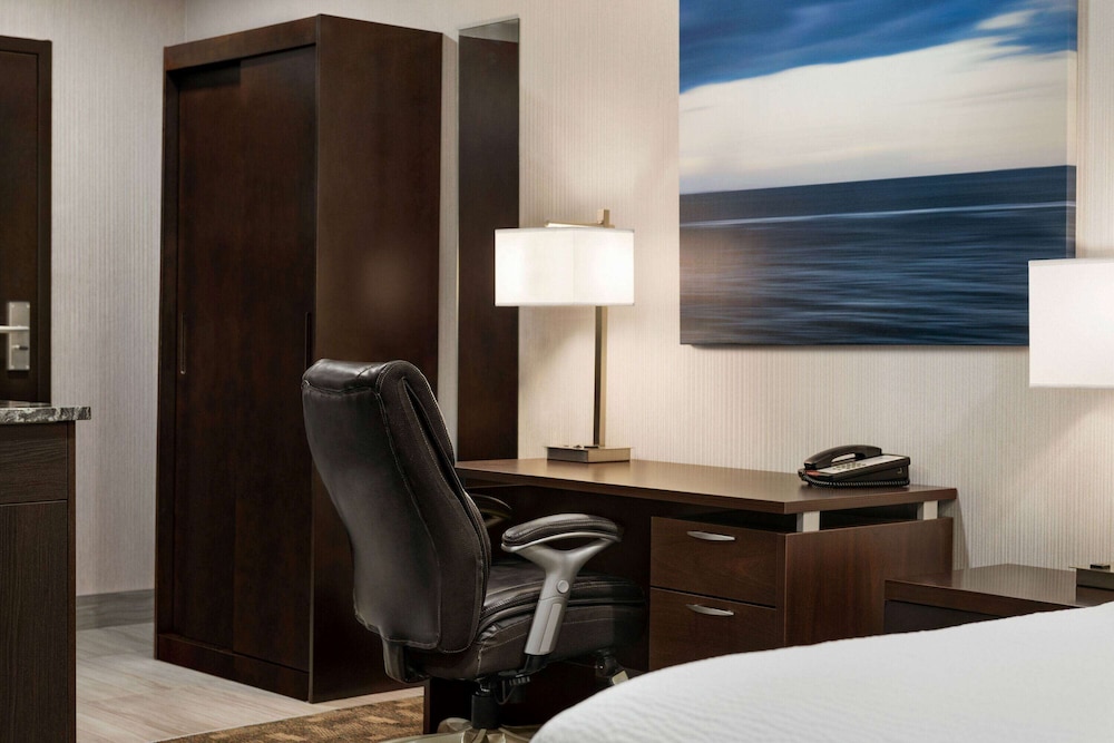 Days Inn By Wyndham Wainwright 13/27