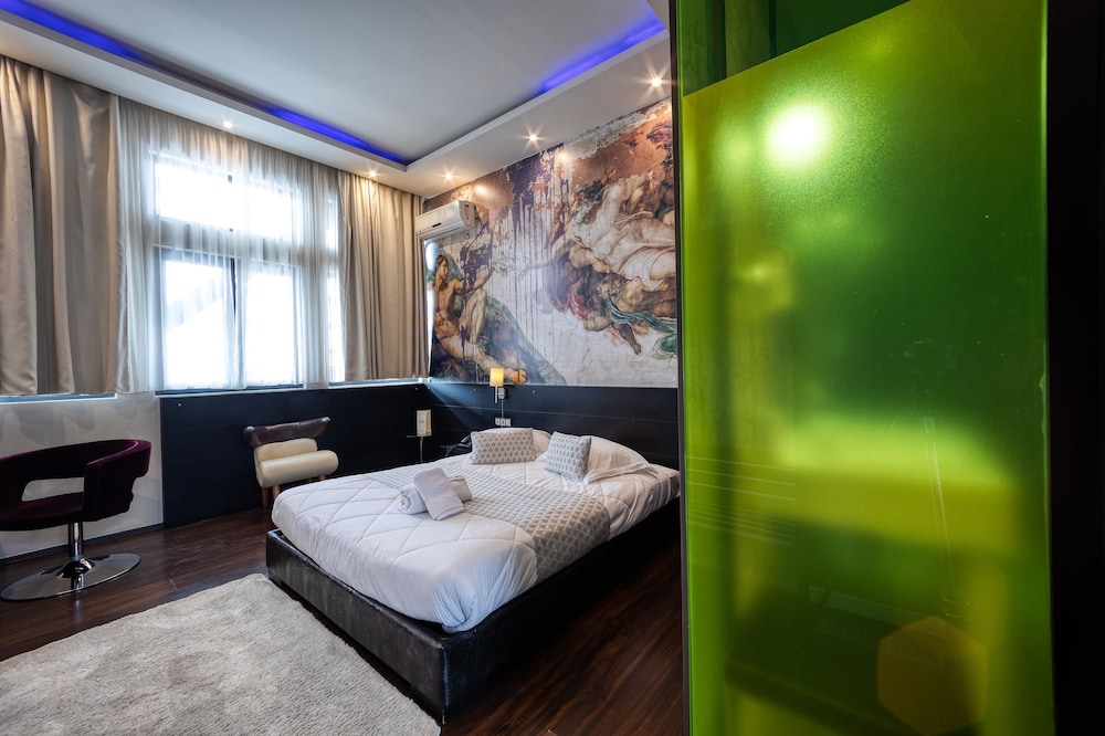 Gallery Art Hotel 31/68