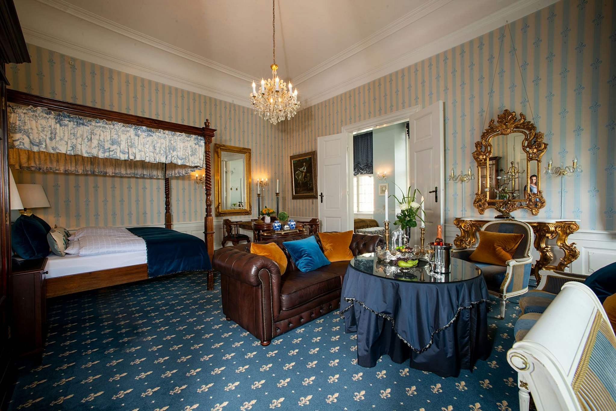Hvedholm Slotshotel 8/32