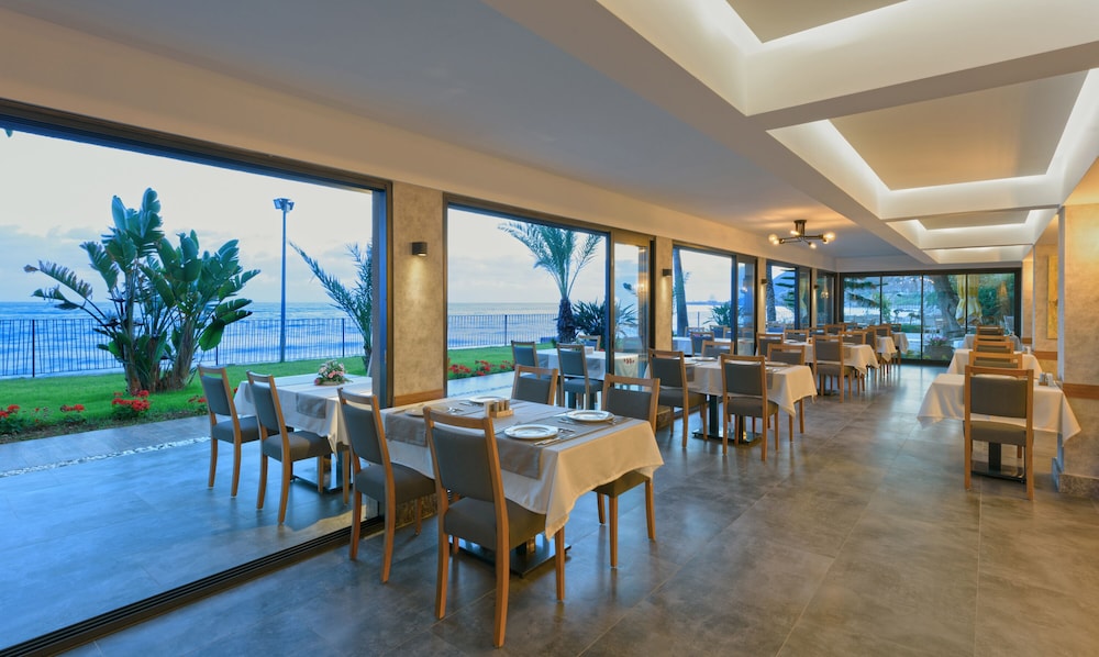 Floria Beach Hotel 9/21