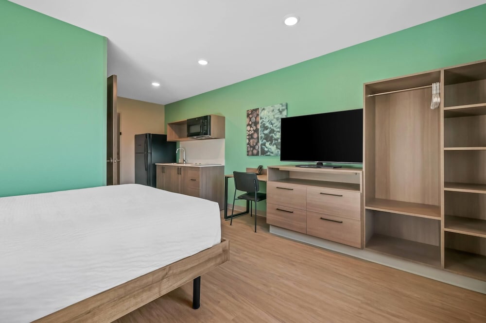 ECHO Suites Extended Stay By Wyndham Naples 41/86