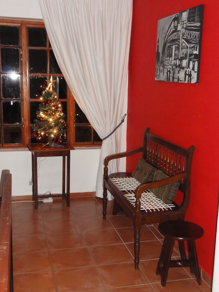 Helderberg Guesthouse 12/29