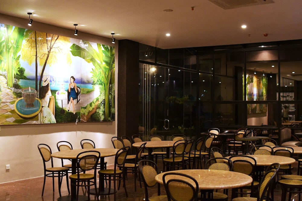 Eastern Hotel Bojonegoro 36/50