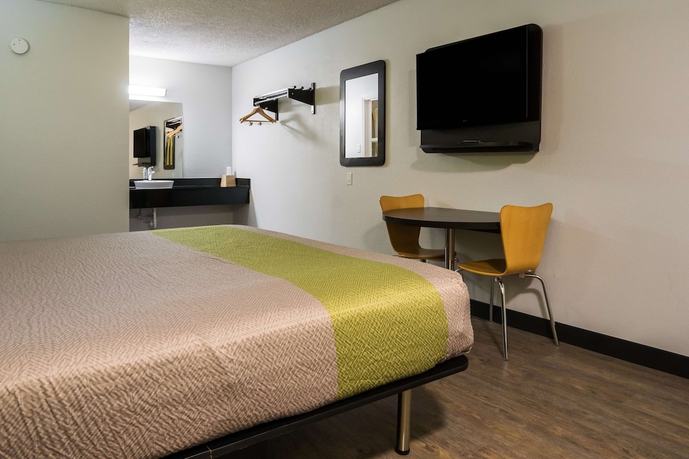 Motel6 Irving, TX - Loop 12 11/31