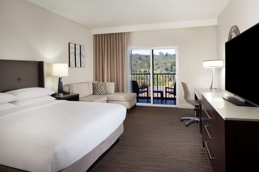 Hilton Santa Cruz/Scotts Valley 22/75