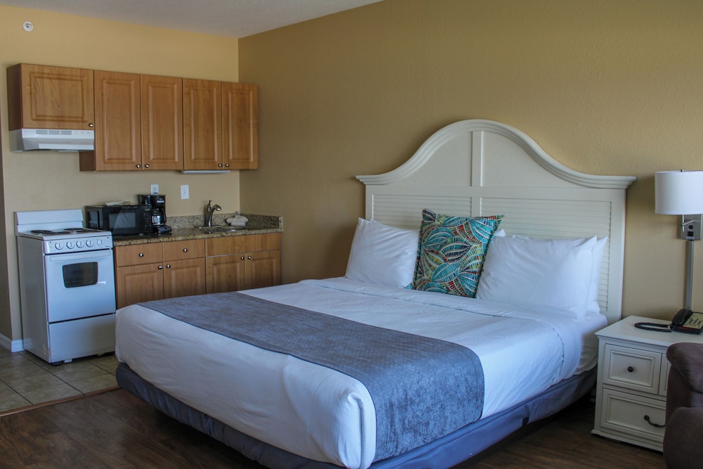 Studio, King Bed, Pool and Gulf View, Accessible