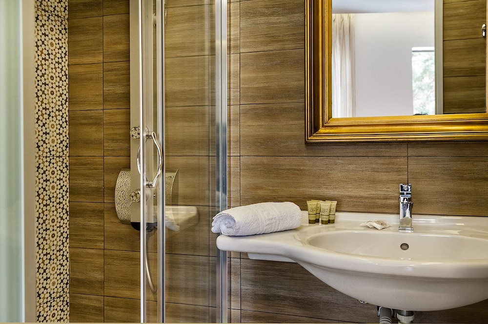 Elina Hotel Apartments 30/79