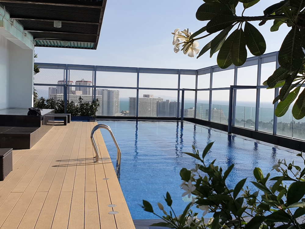 Treetops Pattaya Condominium 40/69