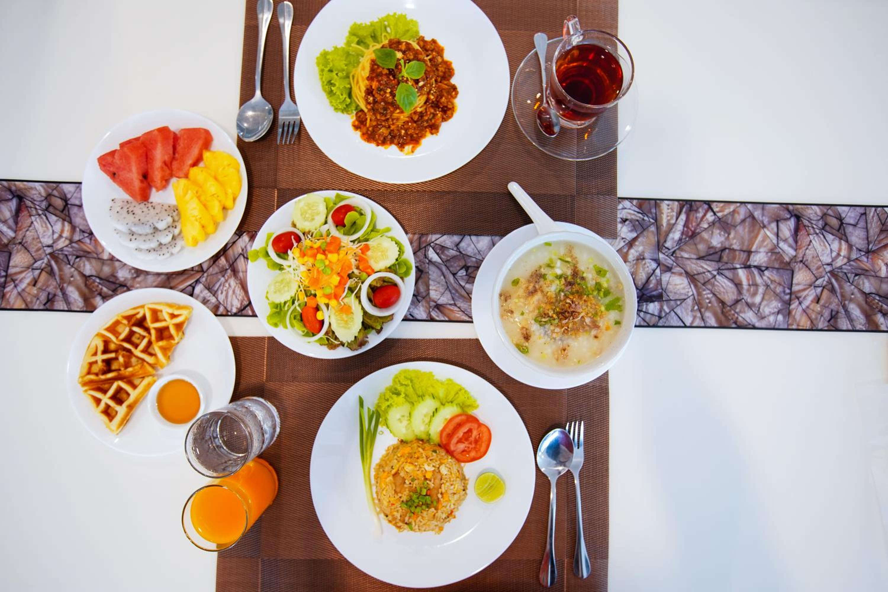 Golden Sea Hua Hin Hotel 48/65