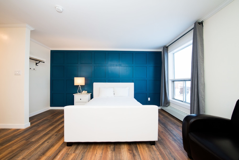 Cloud 9 Inn 36/72