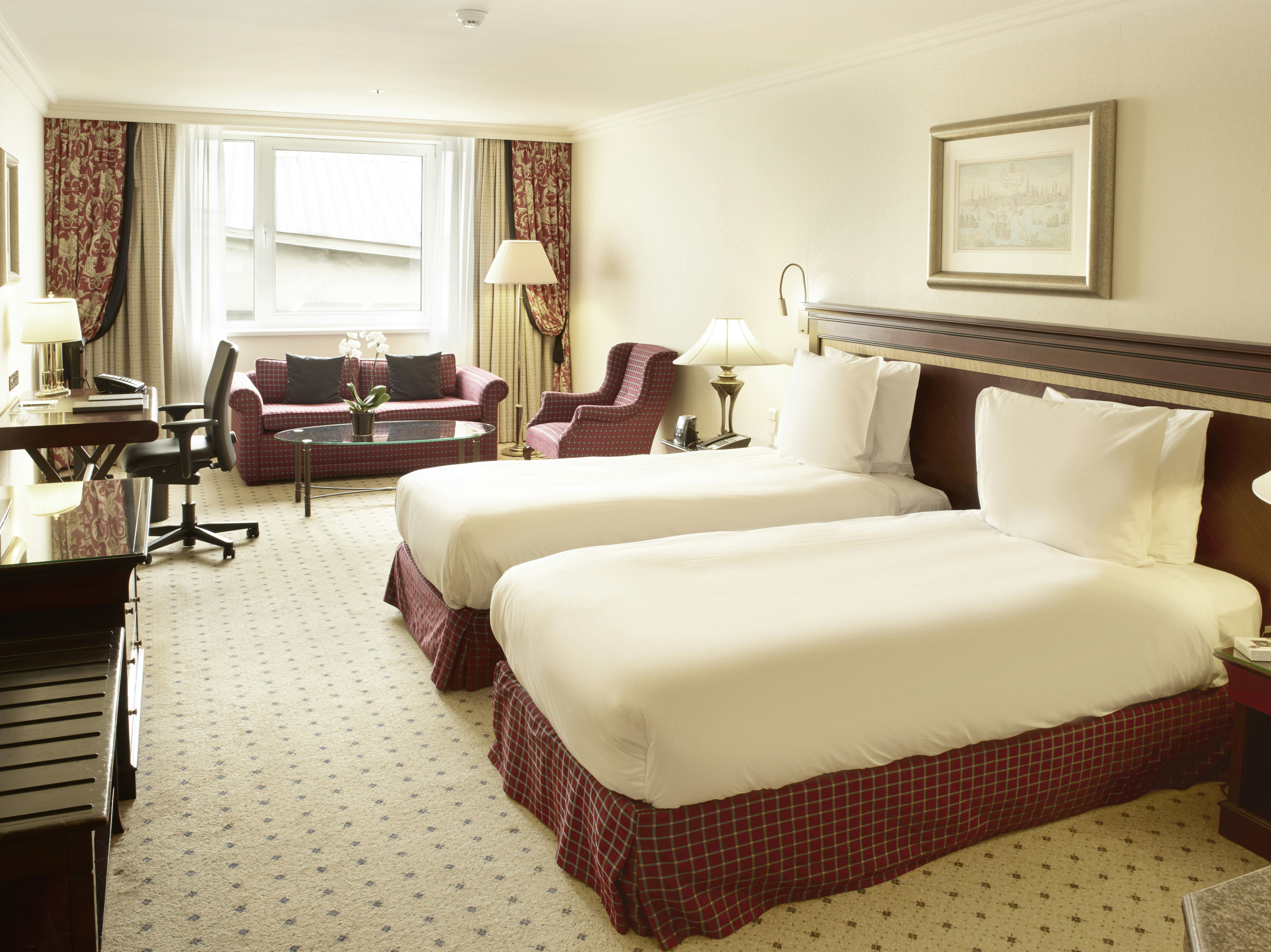 EXECUTIVE, TWIN BEDS