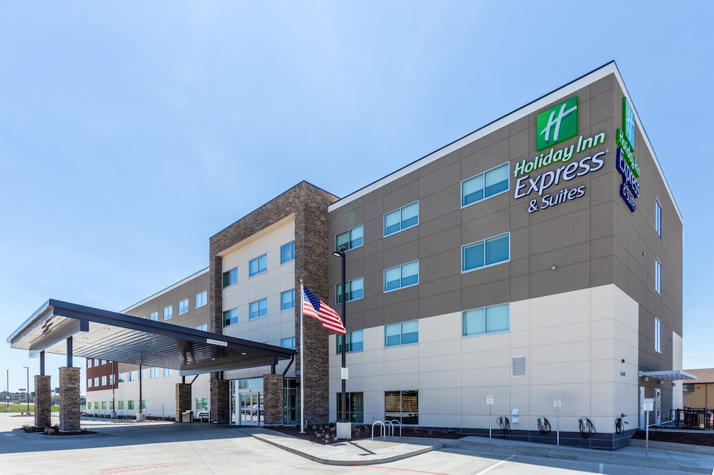 Holiday Inn Express Suites Springfield North 1/60