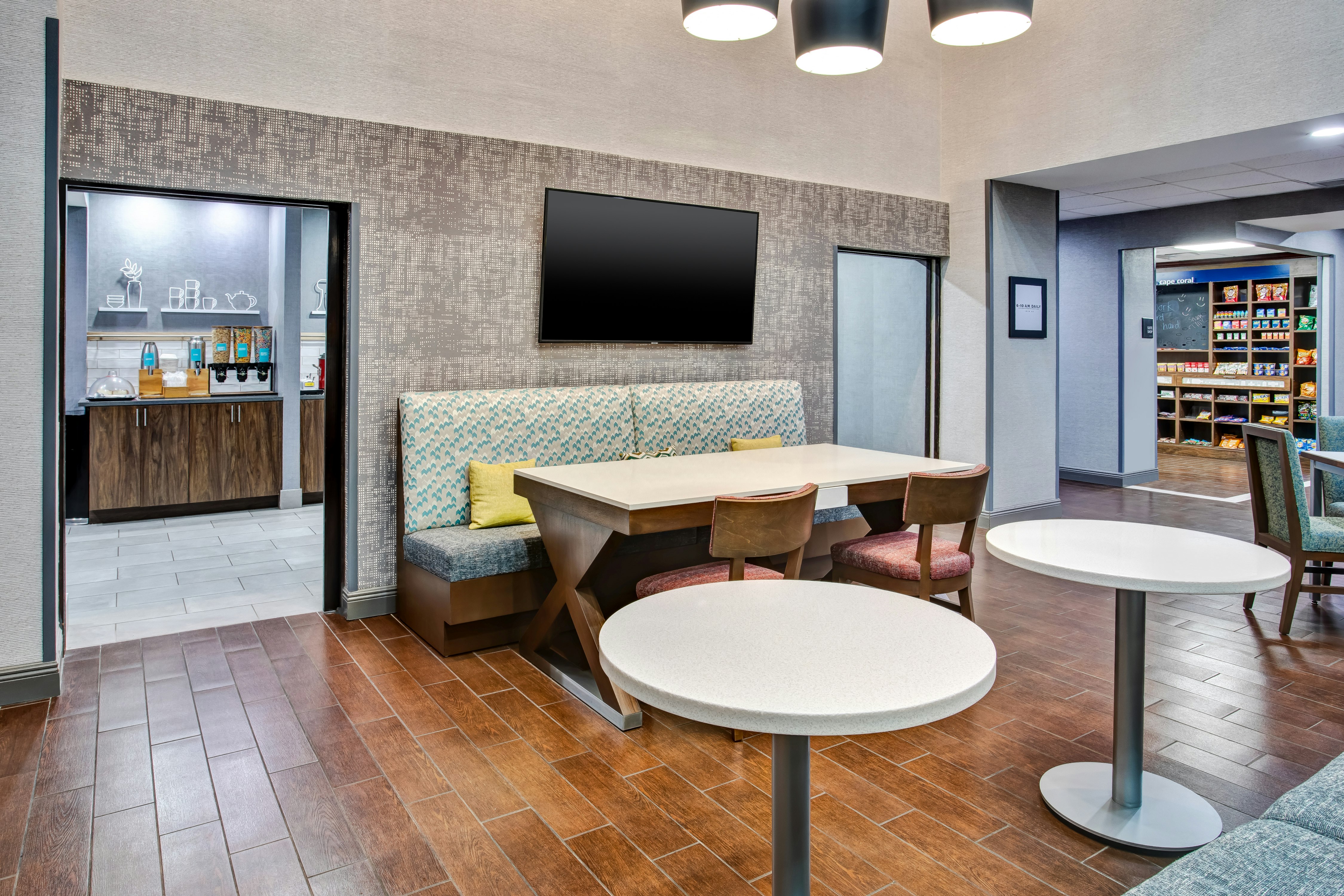 Hampton Inn & Suites - Cape Coral/Fort Myers Area, FL 46/50