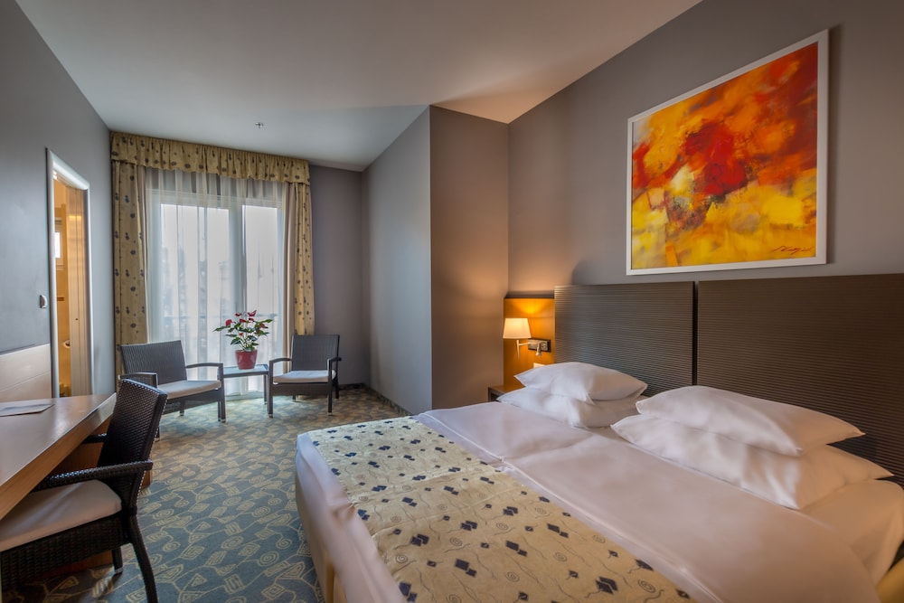 غرفة قياسية بسريرين منفصلين، Museum Hotel Budapest 2/10