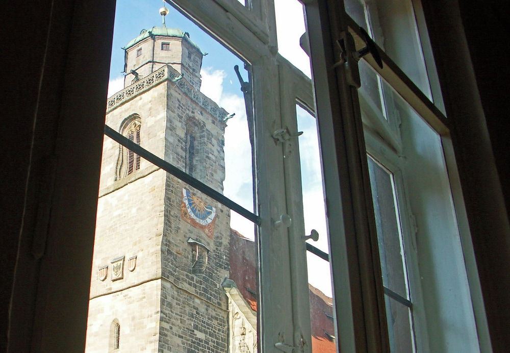 Hezelhof Hotel 8/63