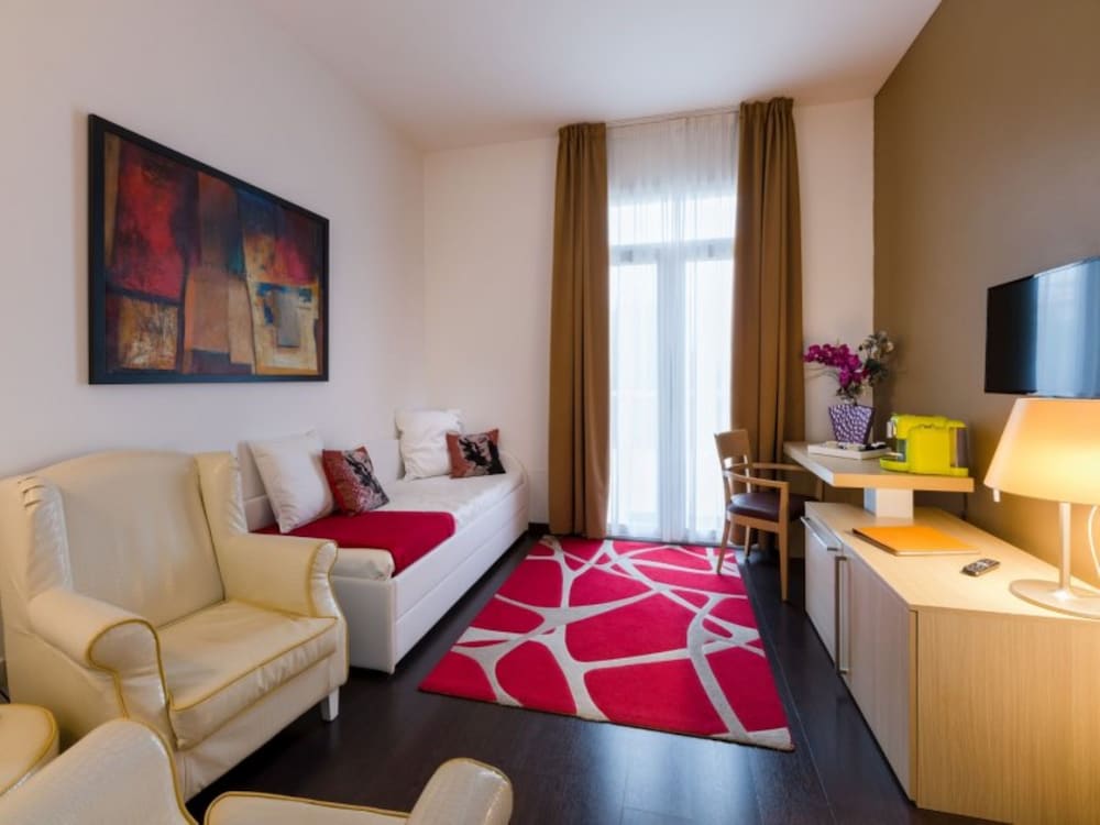 Hotel Mioni Royal San 56/72
