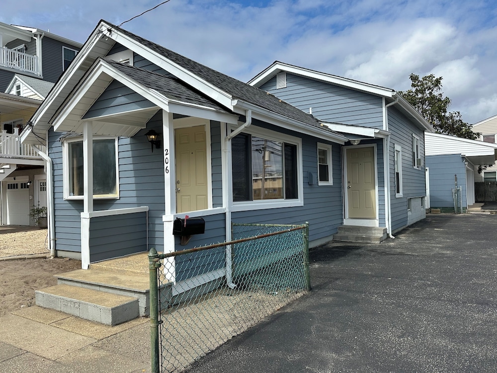 Anchor Motel 1/100