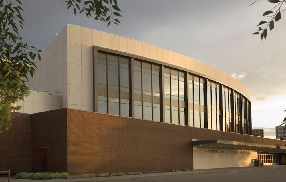 University of Alberta - Guest Accommodation 8/45