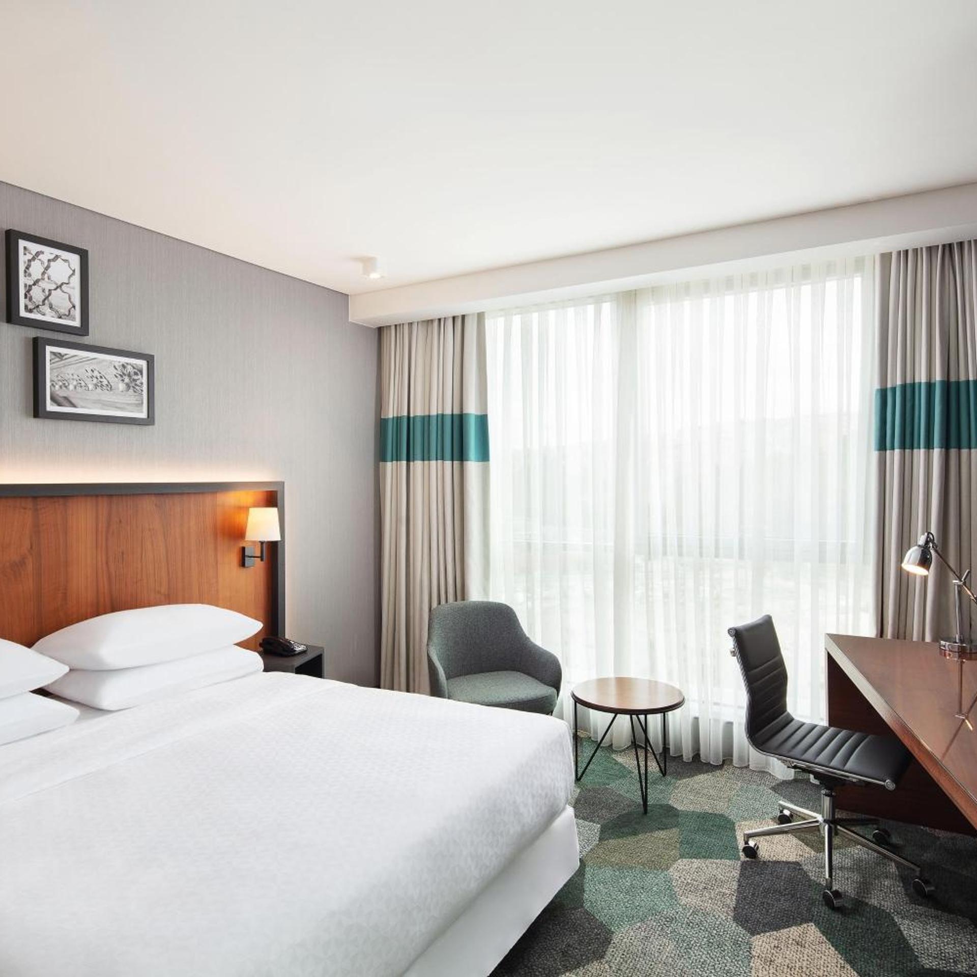 Guest Room, Deluxe, King Bed, Corner
