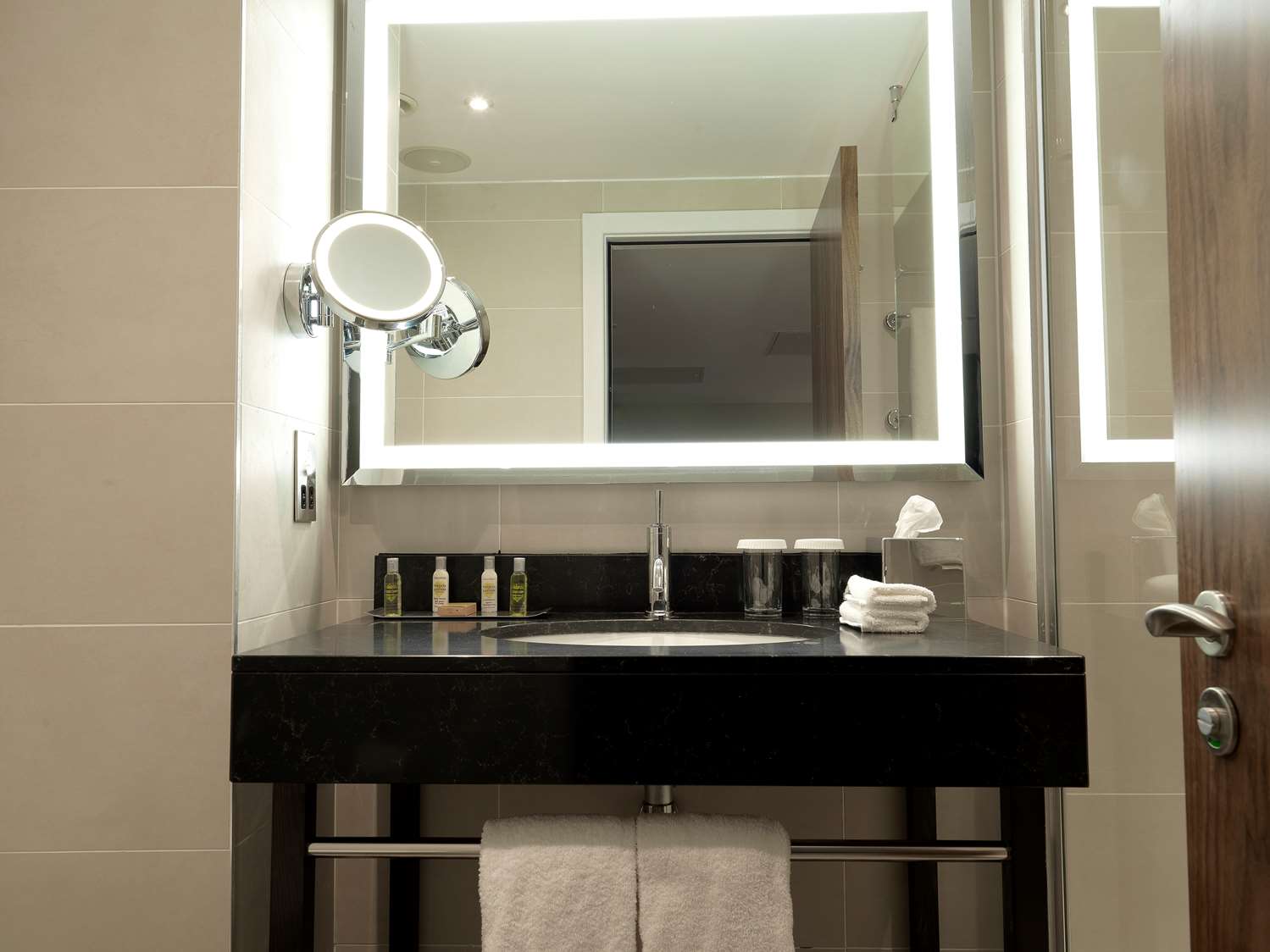 غرفة سوبيريور بسرير كينج، DoubleTree by Hilton Hotel & Spa Chester 4/4