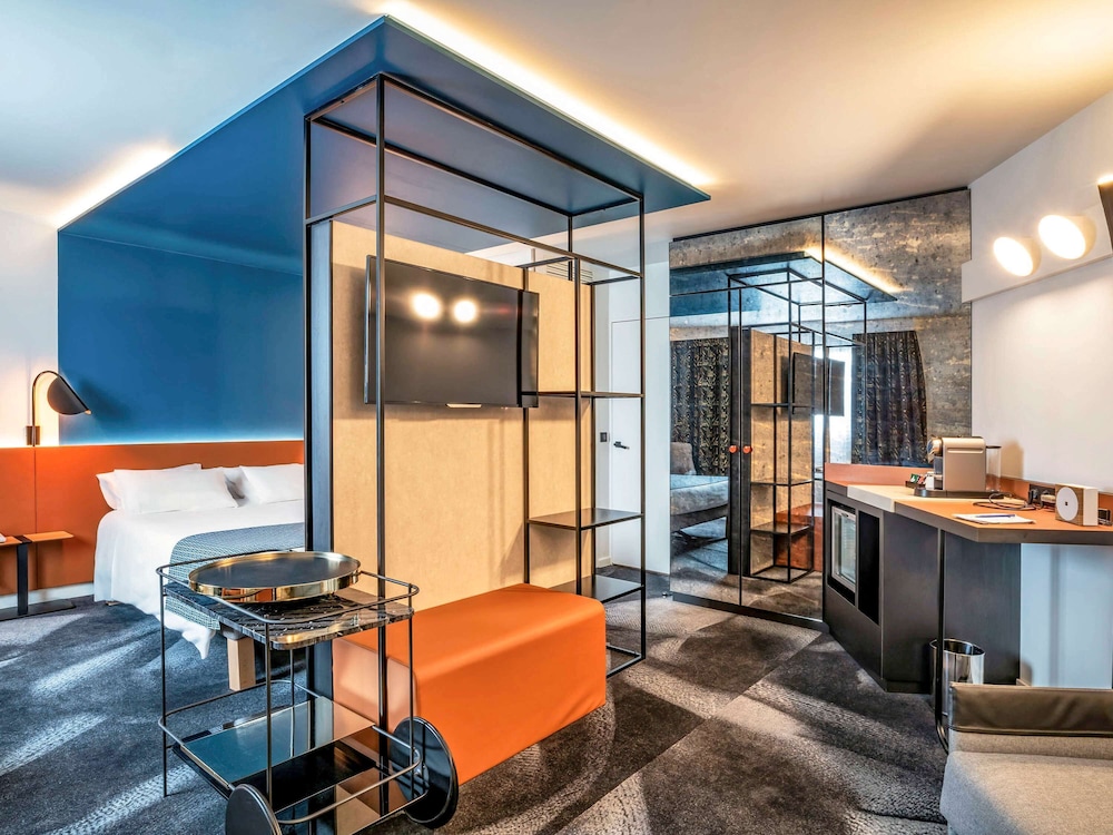 NOVOTEL BEAUNE 34/73