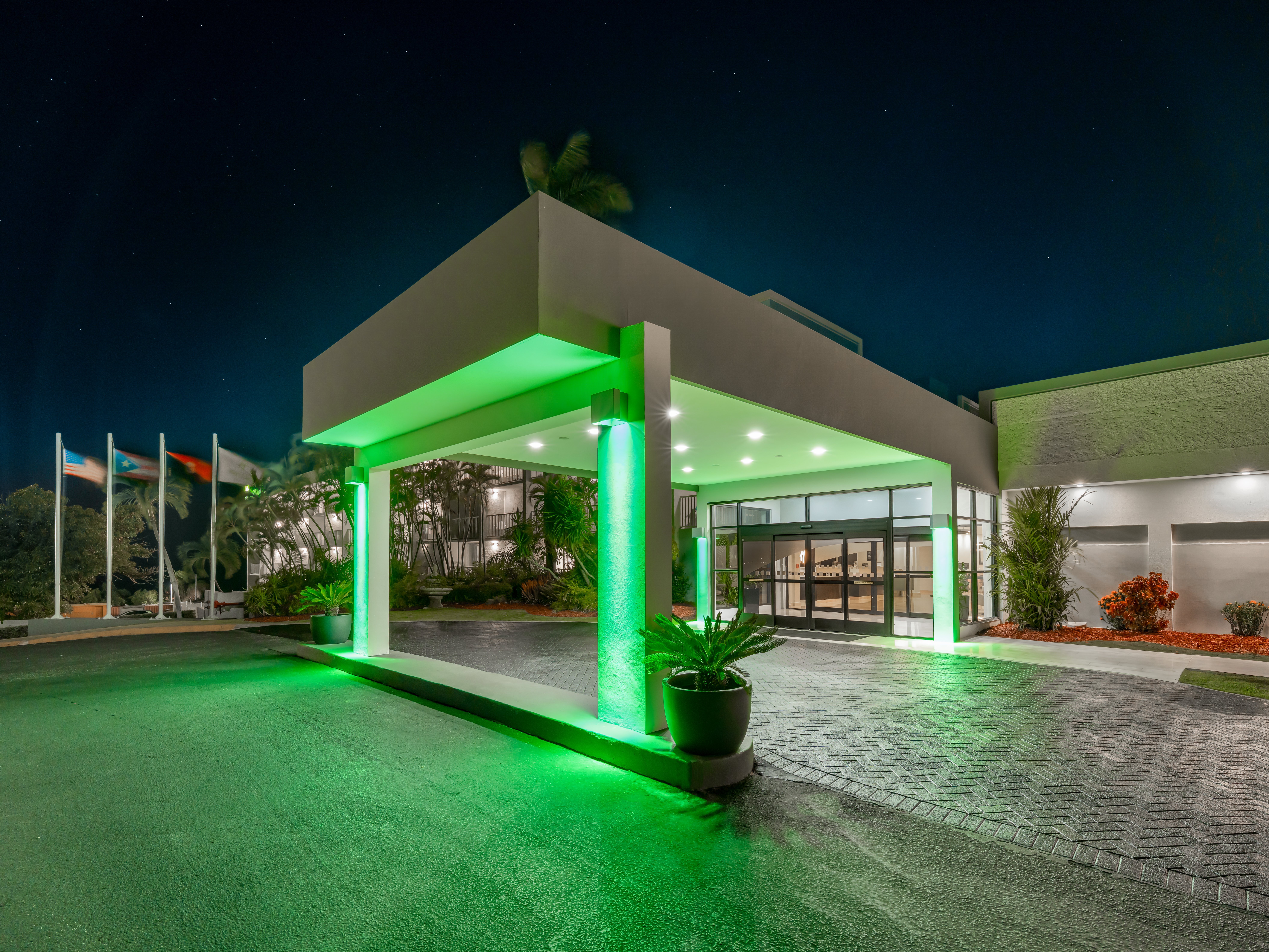 Holiday Inn Ponce And Tropical Casino 8/50