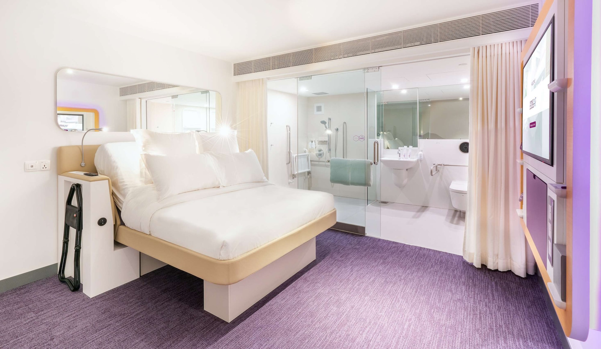 PREMIUM, CABIN, QUEEN BED
