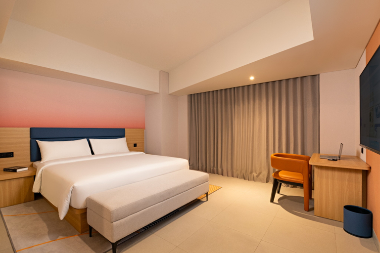 Model J Hotel BSD Carstensz 5/11