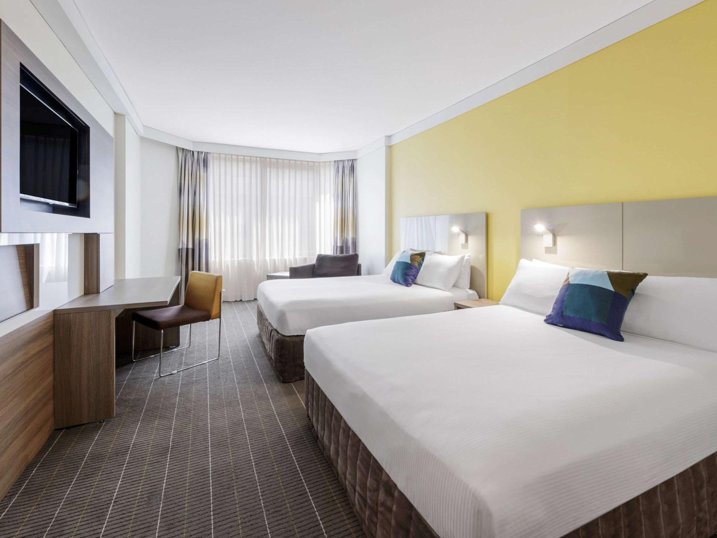 Executive, King Bed, 2 Queen Beds