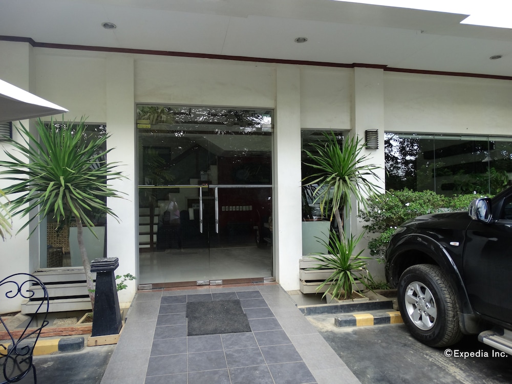 Ipil Suites Puerto Princesa 34/40