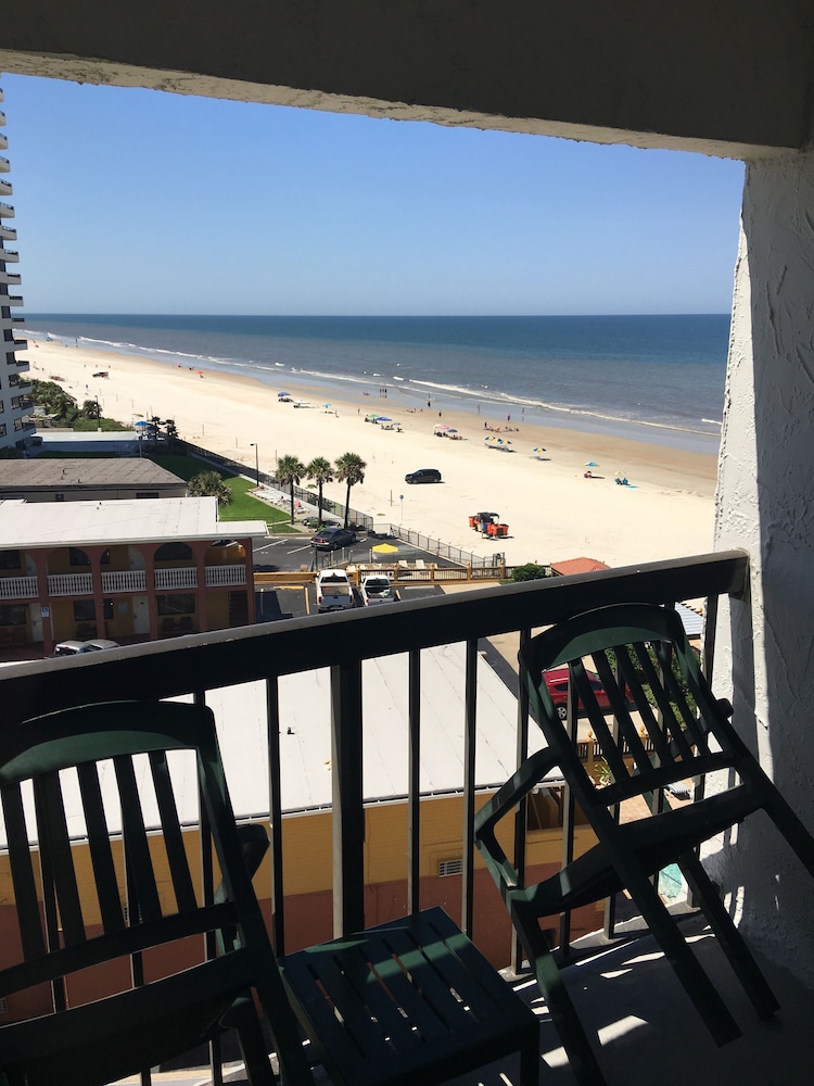 Tropical Winds Resort 41/50